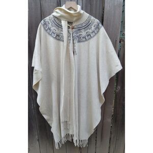 Beautiful Vintage Cream Wool Blend Aztec Poncho Wrap